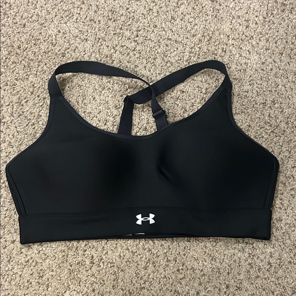 Under Armour Black Fitted Racerback Medium-Impact Sports Bra Size: Medium